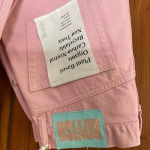 Boyish jeans in pink